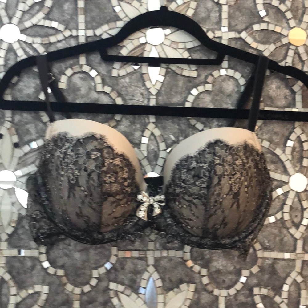 Glamorous Victoria’s Secret Bra!